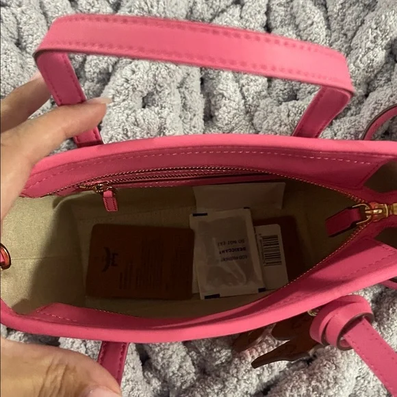 MCM Toni Top-Zip Shopper In Cubic Coral Visetos - Picture 4 of 5